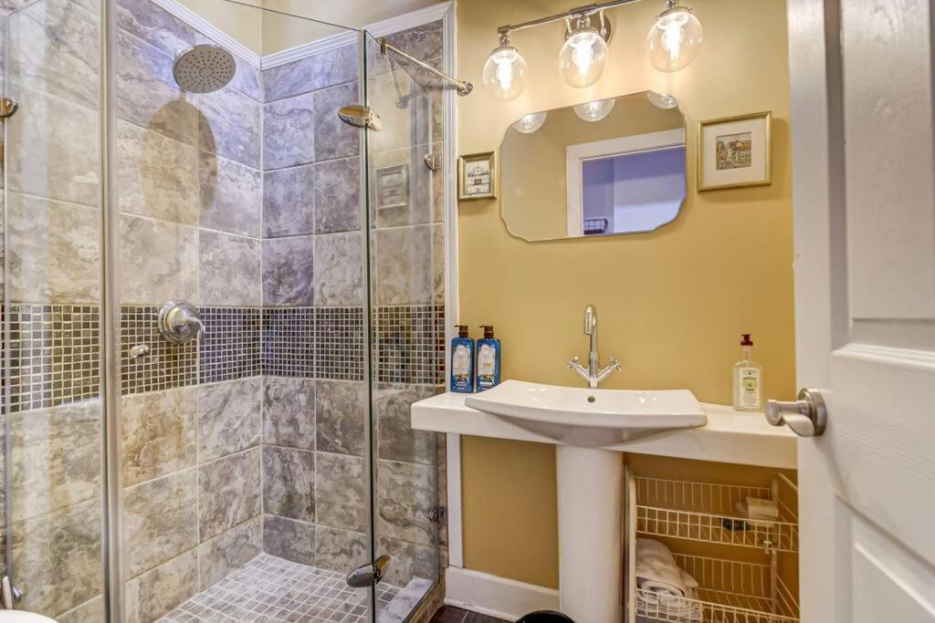 Lovely 2-Bedroom Unit In Springfield Dış mekan fotoğraf